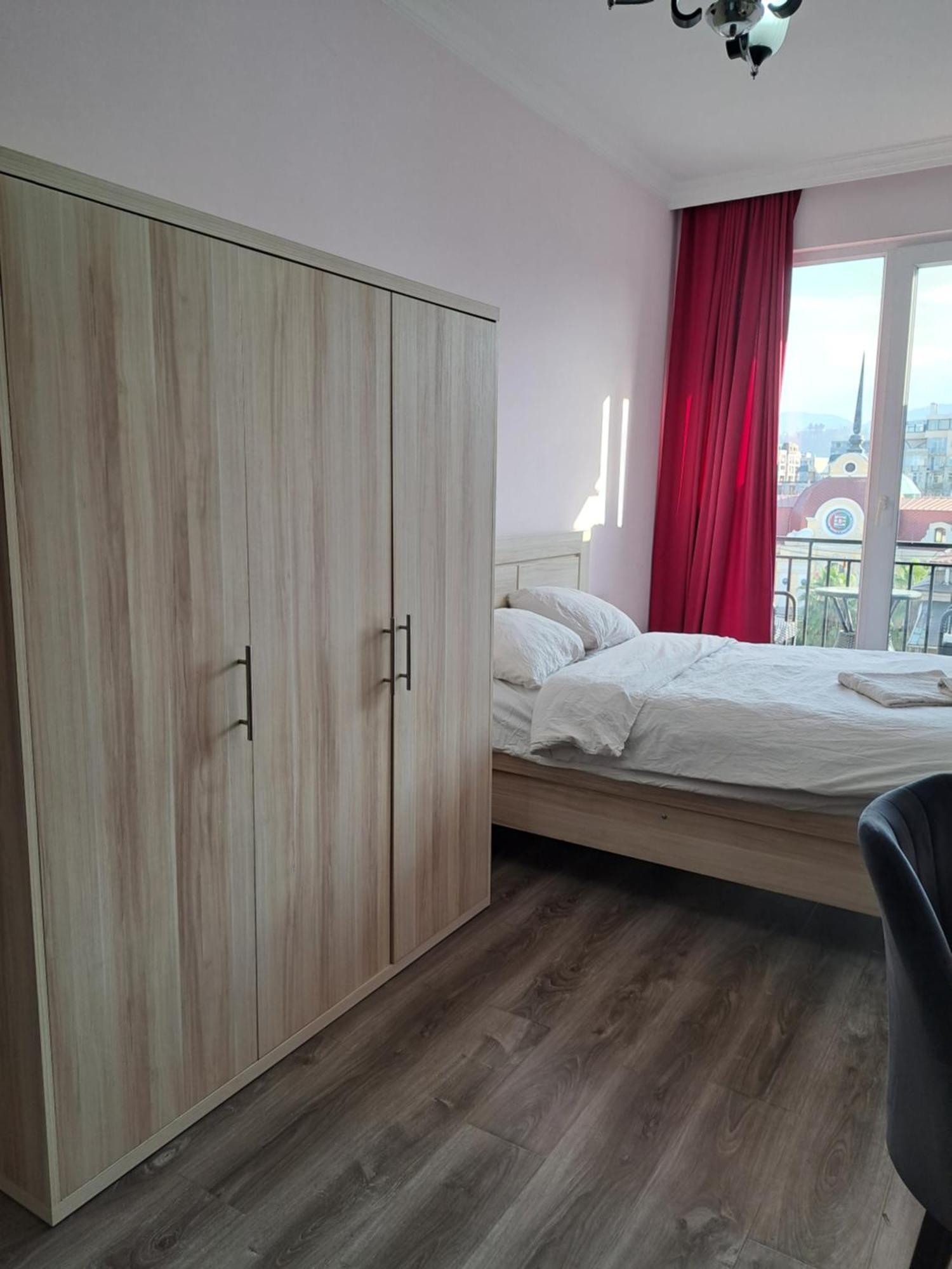 Karvi Hostel & Suites Batumi Zewnętrze zdjęcie