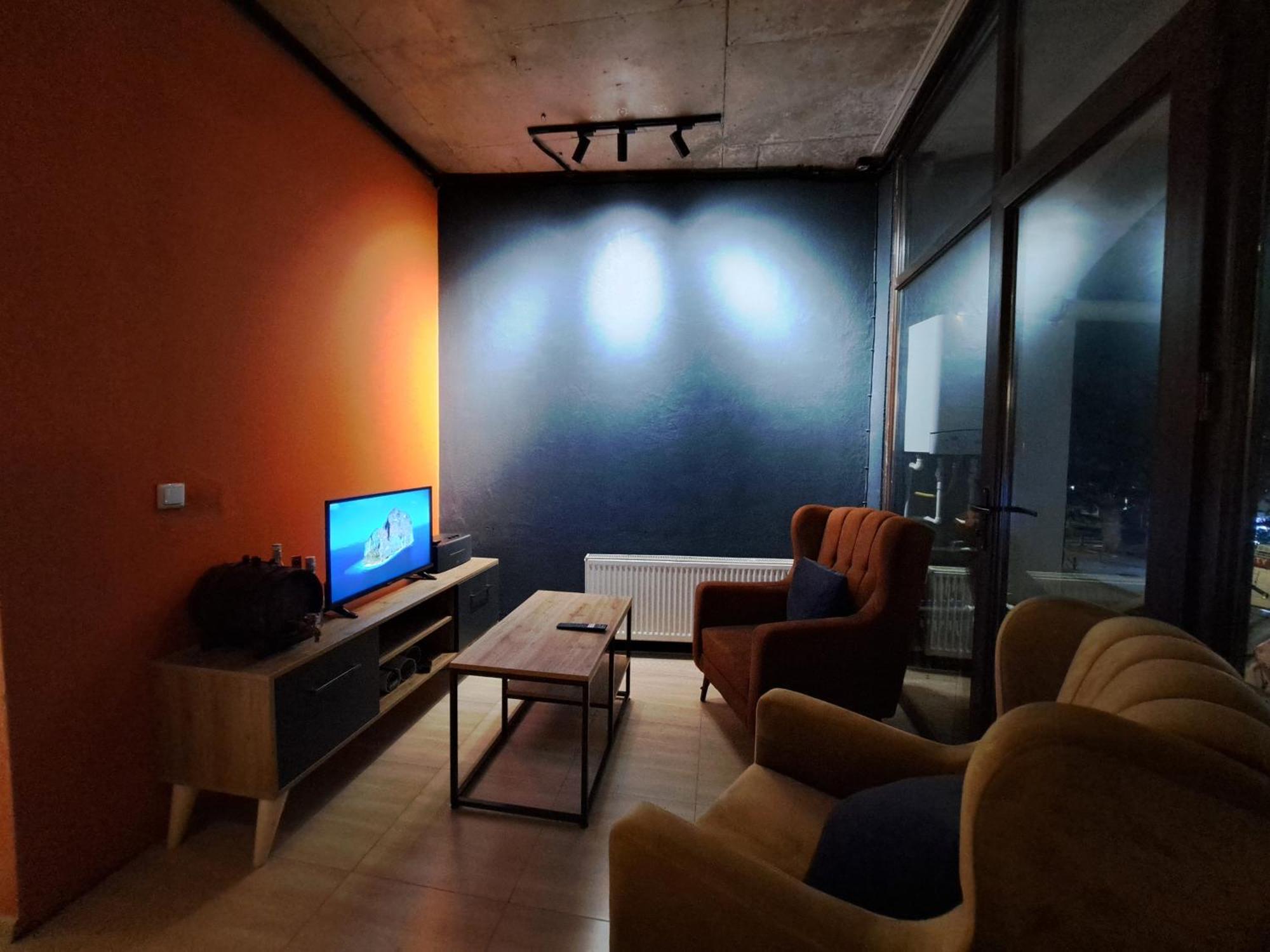 Karvi Hostel & Suites Batumi Zewnętrze zdjęcie
