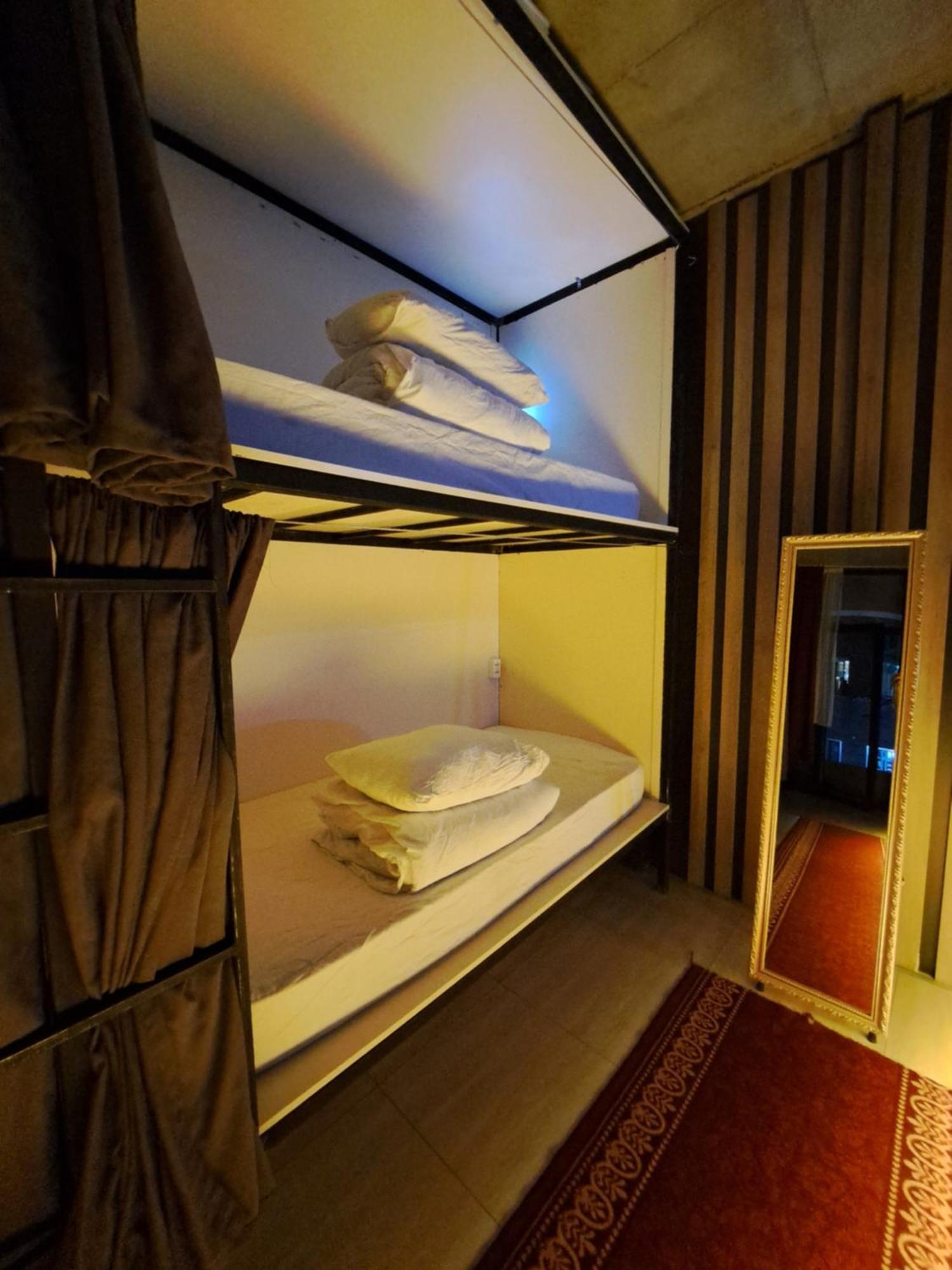 Karvi Hostel & Suites Batumi Zewnętrze zdjęcie